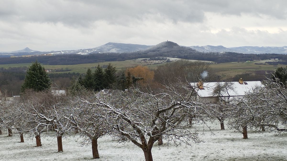 Slunečným jarním dnům je konec